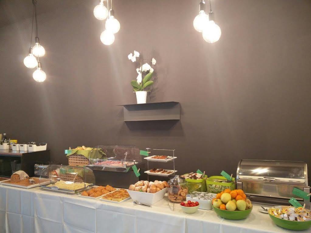 Residence Centro Vela Рива дел Гарда Екстериор снимка
